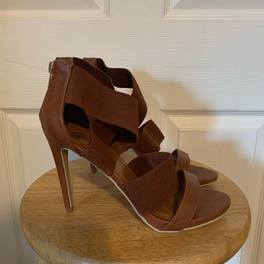 Shoes 👠 - Picture 2 of 3